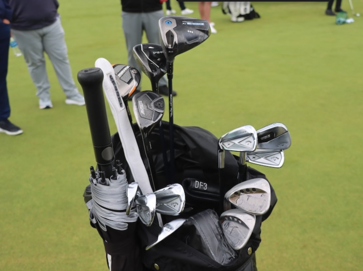 Whats in Phil Mickelsons Bag 2024?  A Look at His Latest Equipment!