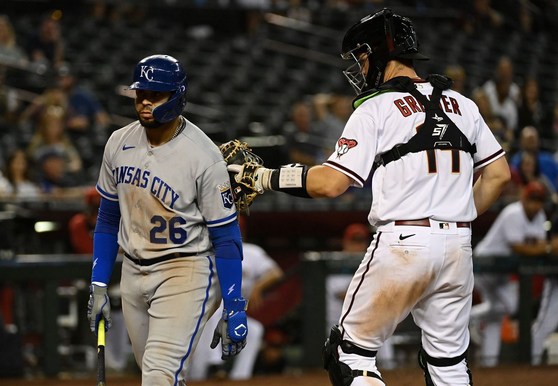 The tallest catcher in MLB: You wont believe how tall he is!