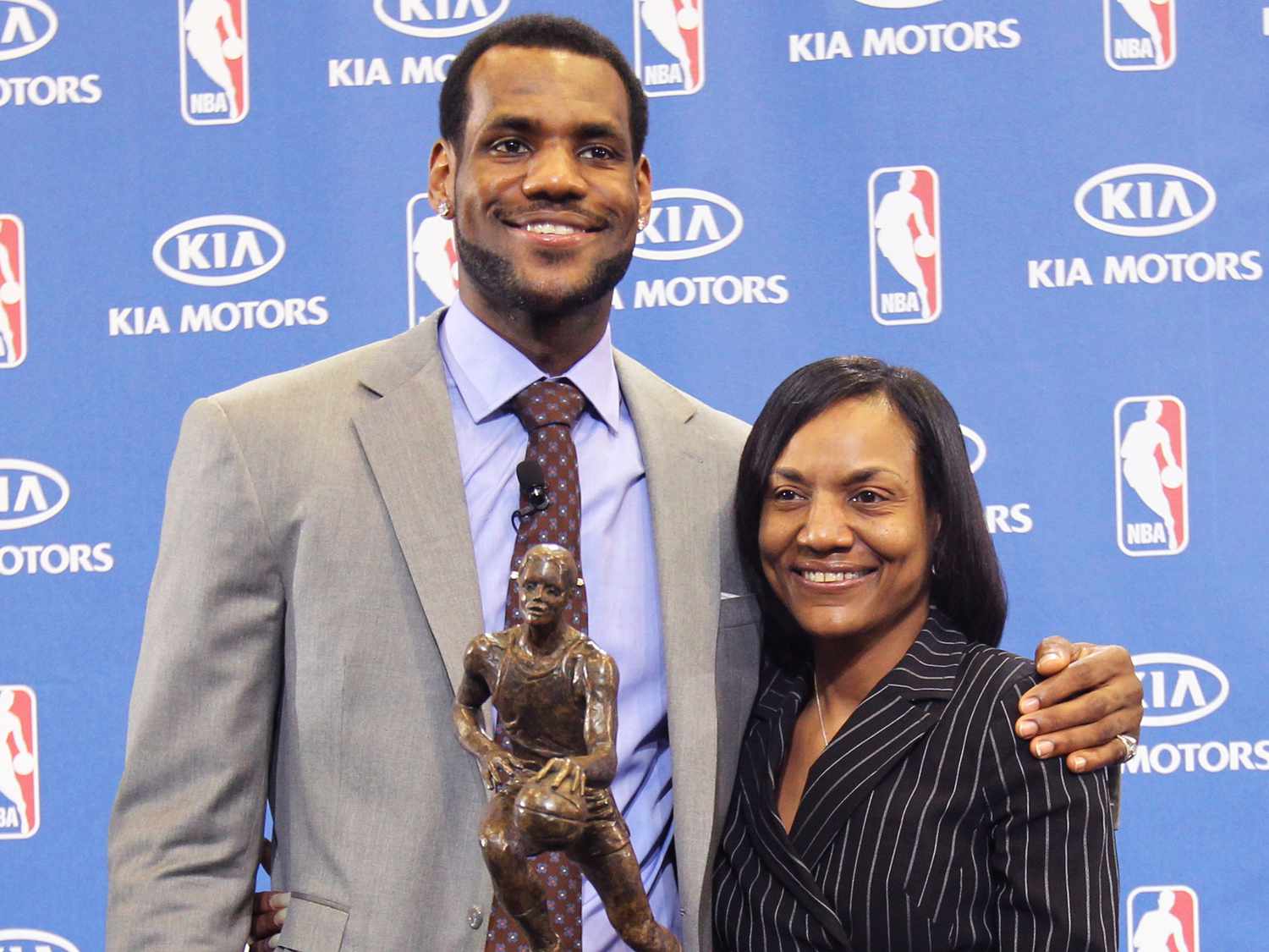 Who is Gloria James? Lebron James Mom, Her Life and Bio