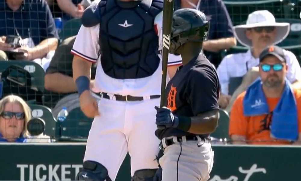 The tallest catcher in MLB: You wont believe how tall he is!