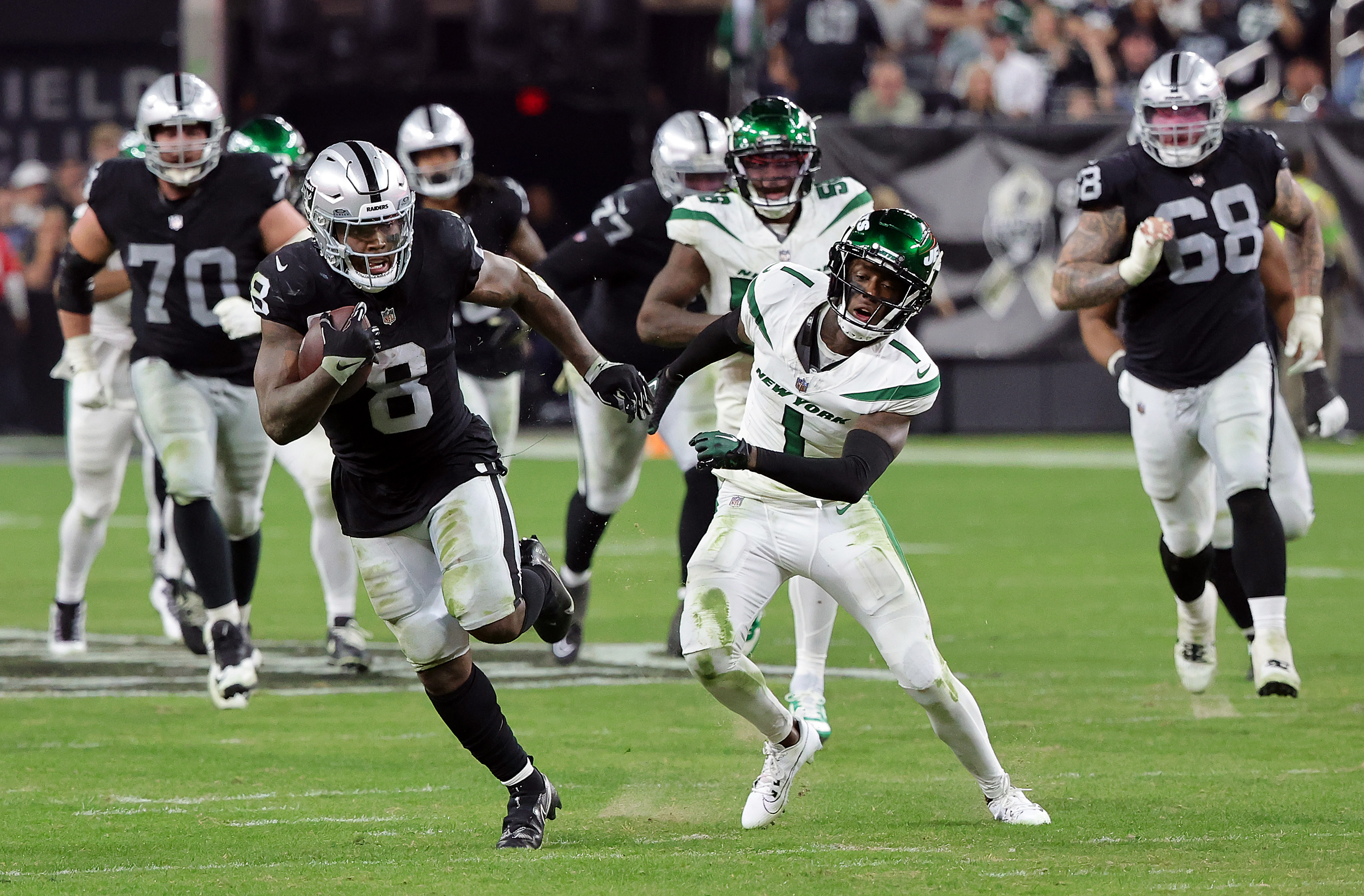 Jets vs Raiders Stats Breakdown: Which Team is Crushing the Game?