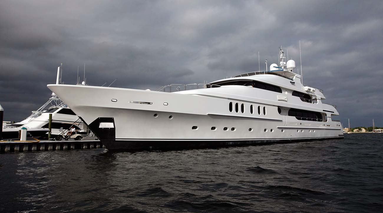 Tiger Woods Boat Specs: How Big Is It? Learn All the Details About His Yacht!