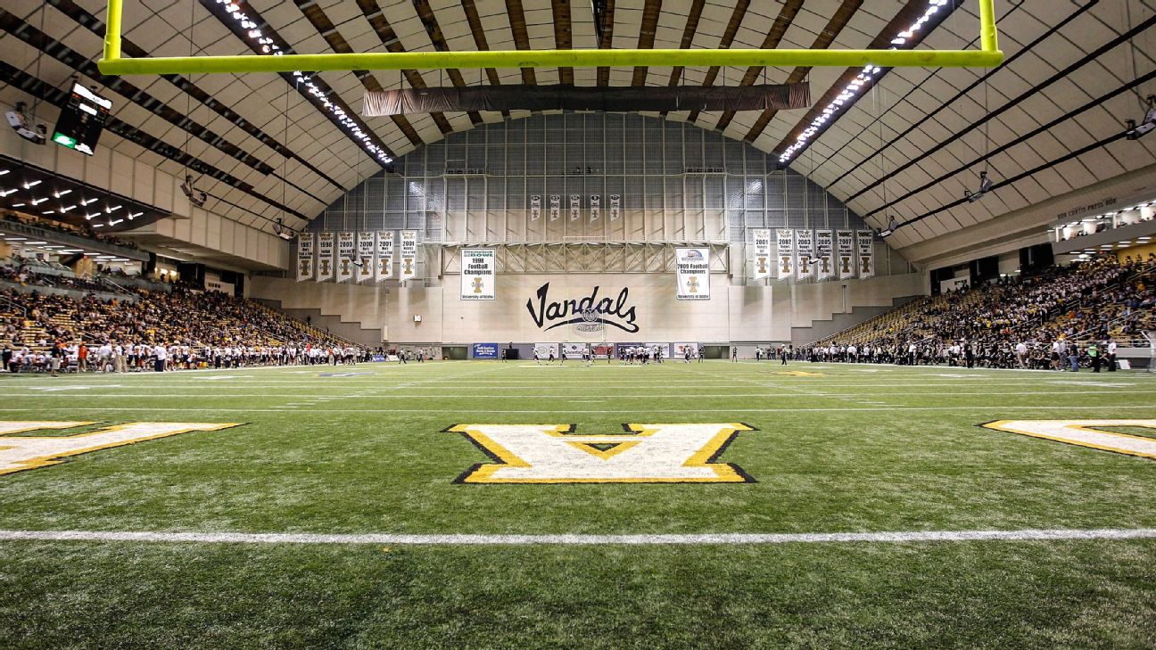 D1 Football: Playing in a Dome Collegiate Stadium better?