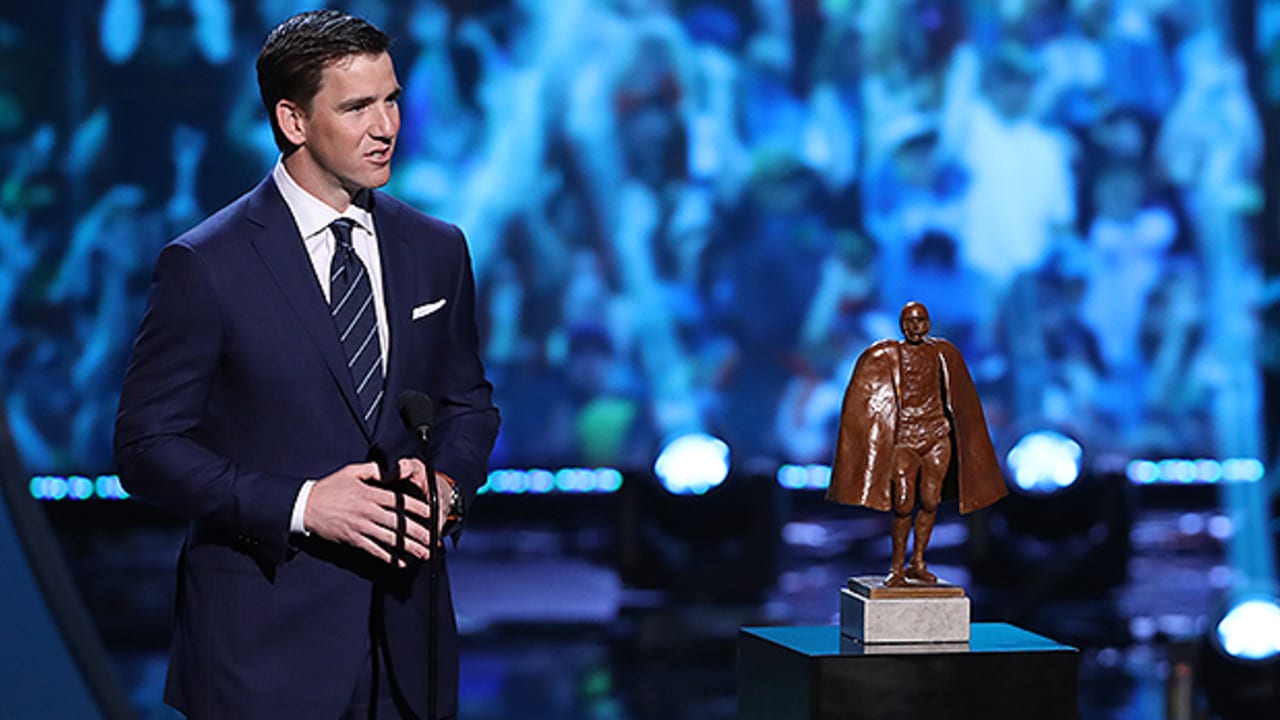 Eli Mannings Walter Payton Award: A Simple Breakdown of the Honor